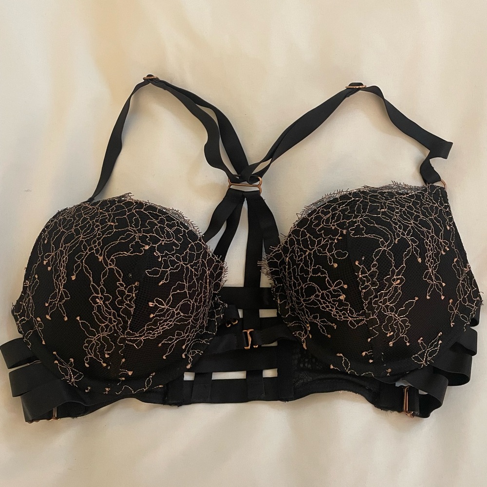 32C Victoria Secret bra